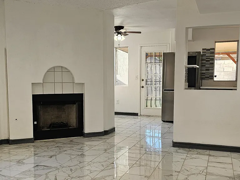 2229 Goldhill Way — Photo 4