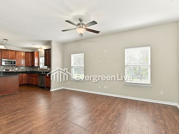2nd image of 2900 Tait Ter