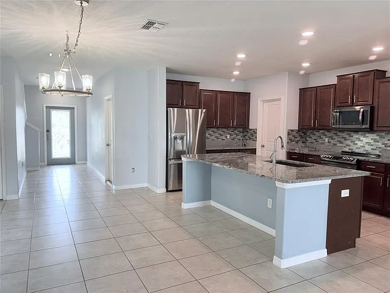 4935 Reflecting Pond Cir — Photo 3