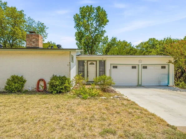1005 Spanish Trail Dr, Granbury, TX 76048