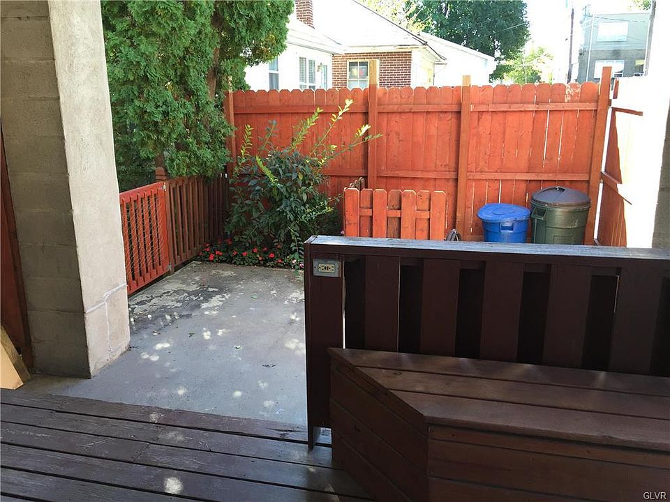 2nd image of 110 E Walnut St
