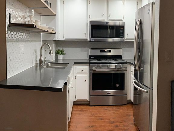 3rd image of 3534 Emerald St