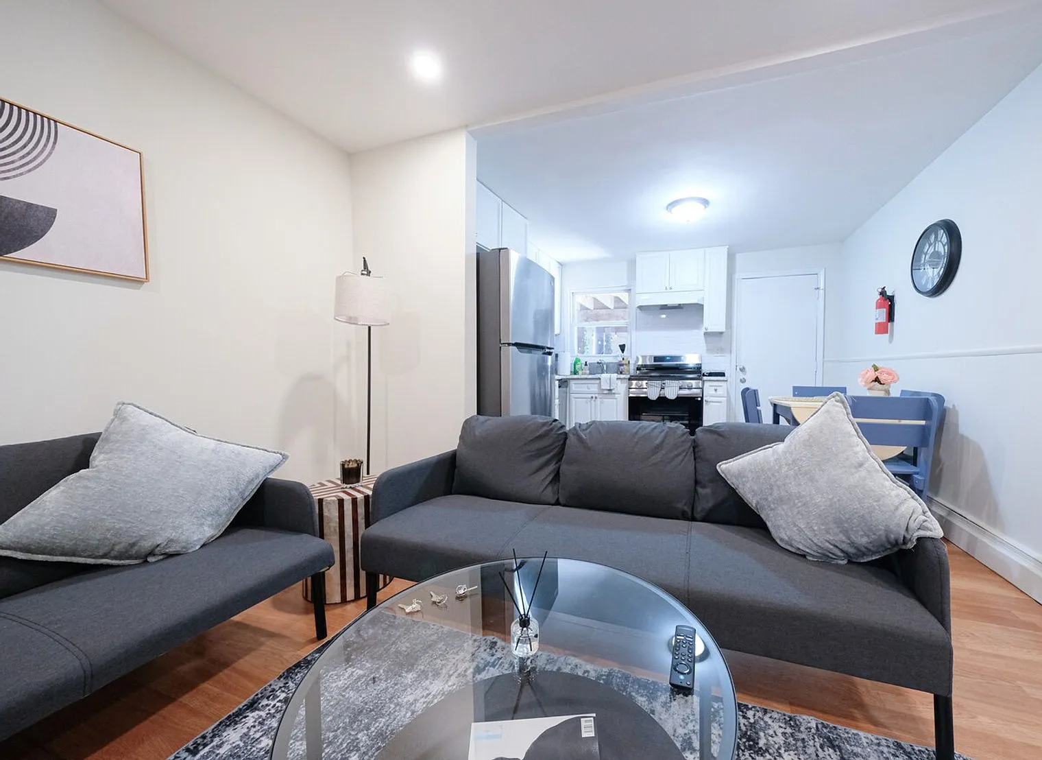 2 bed, 1.0 bath, $3,086 — Photo 4