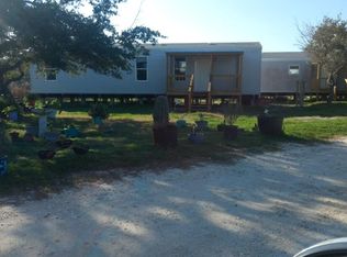 495 N Walker Rd, Rockport, TX 78382