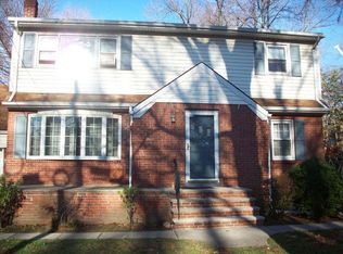 31 Farview Ter, Paramus, NJ 07652