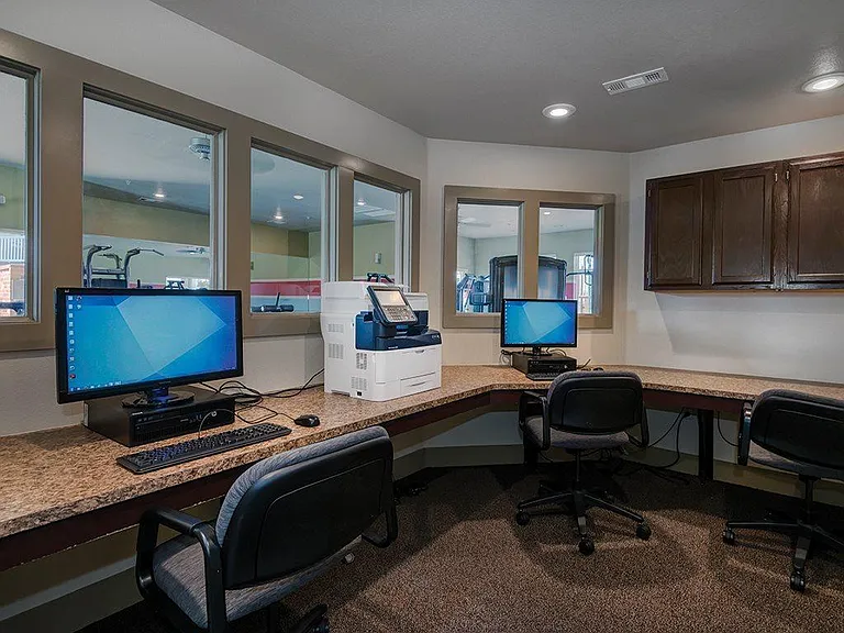Walton Crossing Apartments — Photo 10