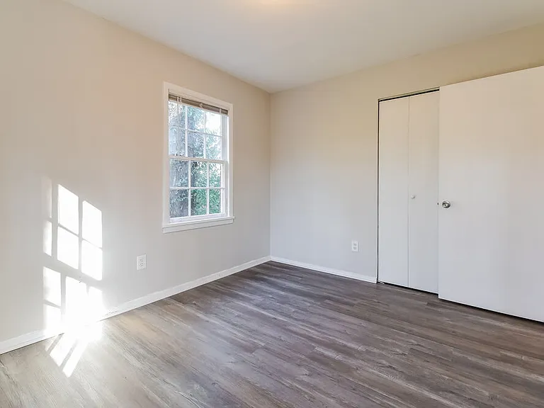842 Bonneville Ter NW — Photo 15