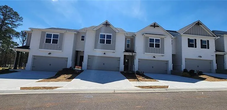 1476 Fern Ridge Ln — Photo 3