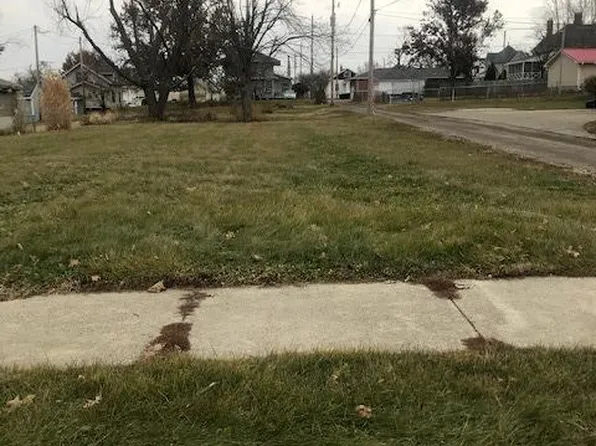 707 W State St, Marshalltown, IA 50158