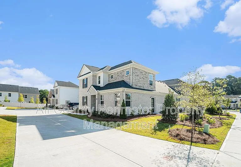 607 Silver Moon Dr — Photo 2