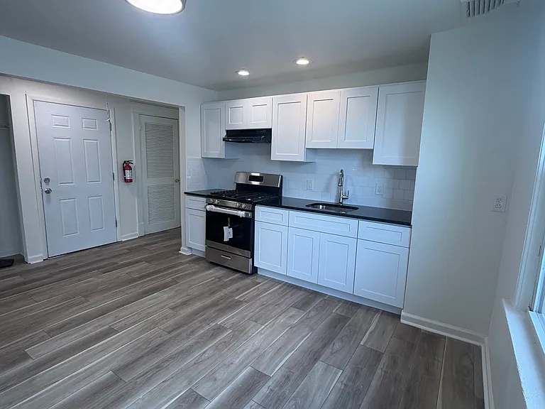 214 Ward St #2 — Photo 3