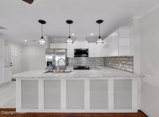 425 Delaware Ave #B, Portland, PA 18351