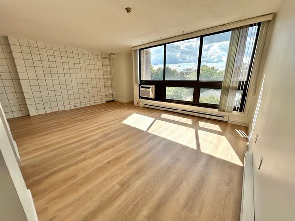 45 Trowbridge St #5D