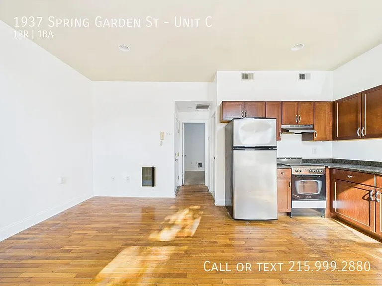 1937 Spring Garden St #C — Photo 4