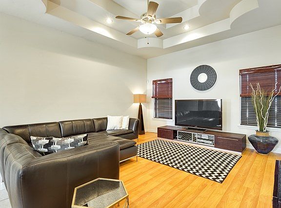 4th image of 3407 W Temple Dr