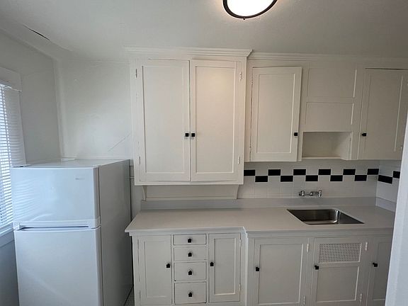 4th image of 1305 E Denny Way APT 109