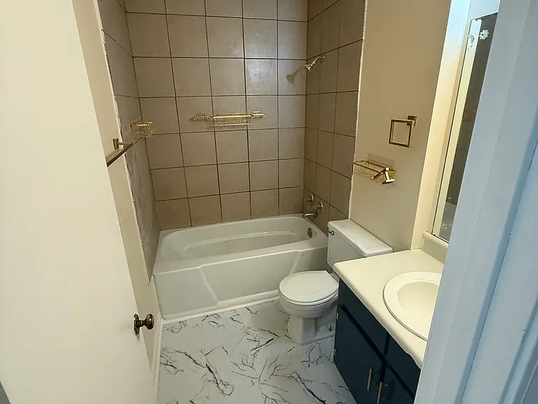 4047 Tanglewood Rd — Photo 10