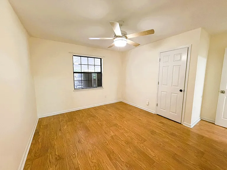 136 Belmont Rd — Photo 26