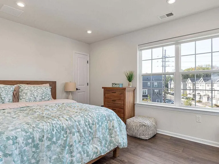 1705 Evans Ln — Photo 20