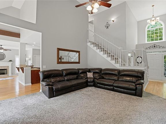 5th image of 3210 Chippewa Run NW