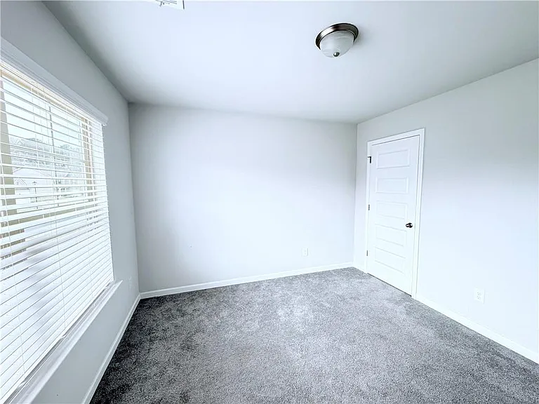 409 McGinnis Cir — Photo 26