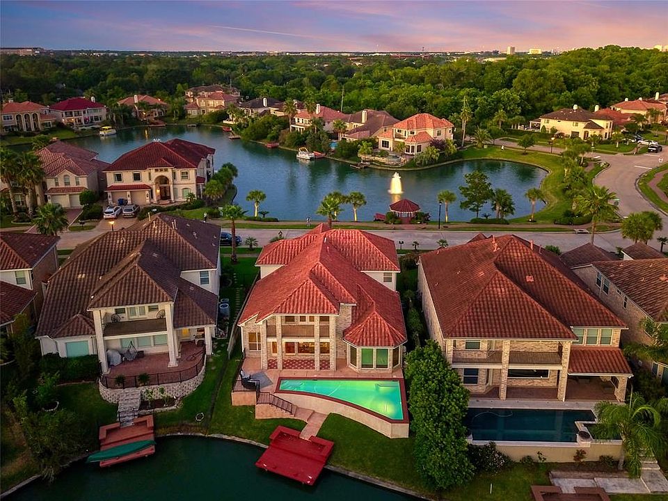1st image of 19023 Villa Bergamo Ln