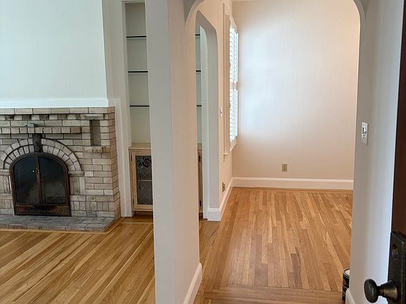4th image of 61 Emerson St
