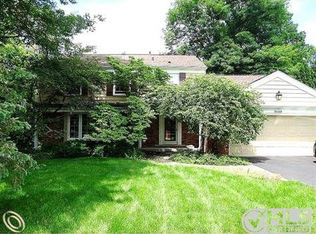 31443 Sleepy Hollow Ln, Beverly Hills, MI