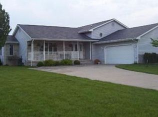 2726 Painted Leaf Ct, Crown Point, IN 46307