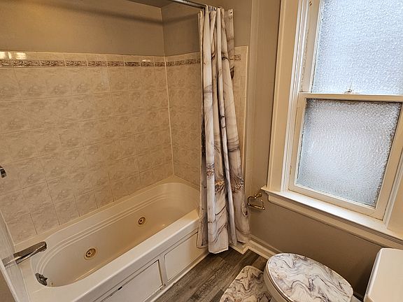 5th image of 419 Richmond Ave APT 2