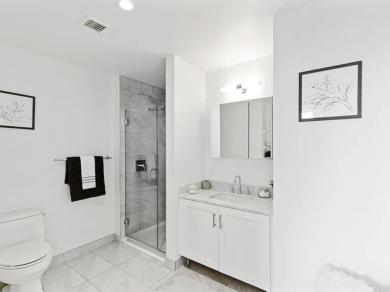 65 Bay Street Apartments — Photo 37