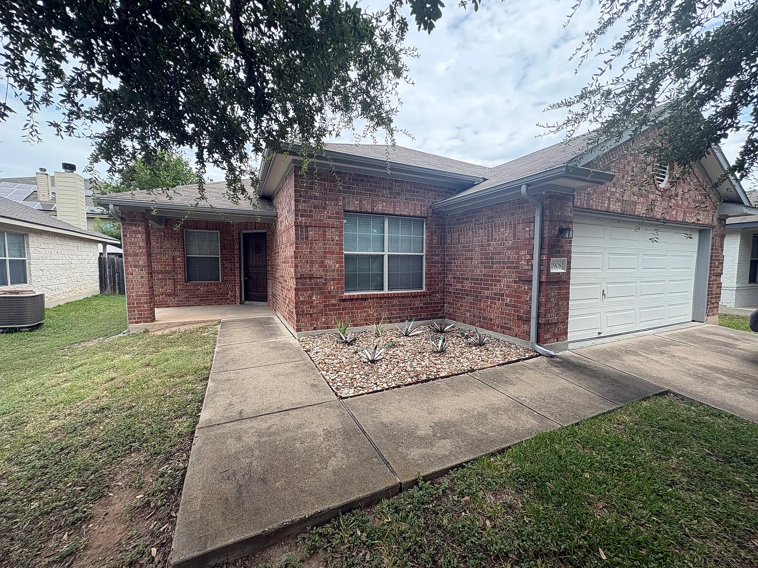 1908 Melissa Oaks Lane — Photo 3