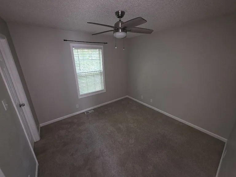 105 Monarch Ln — Photo 15