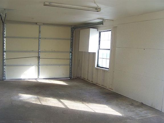 3rd image of 1036 Sunnydale Cir