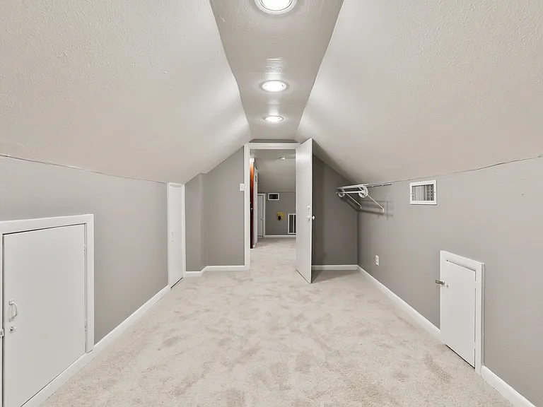 4206 Somerville Ave — Photo 17