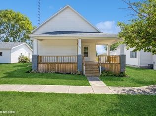 402 N Madison St, Middletown, IL 62666