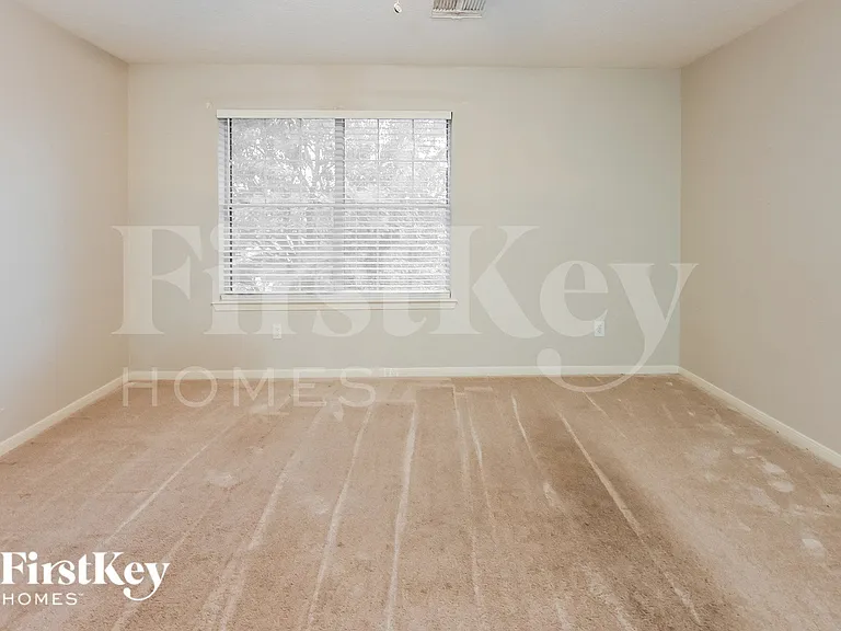 21602 Skyla Cir — Photo 12