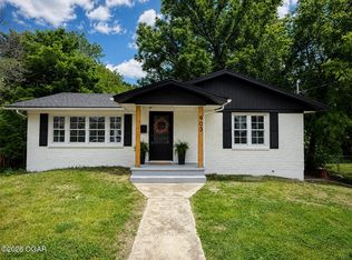 903 S High St, Neosho, MO 64850