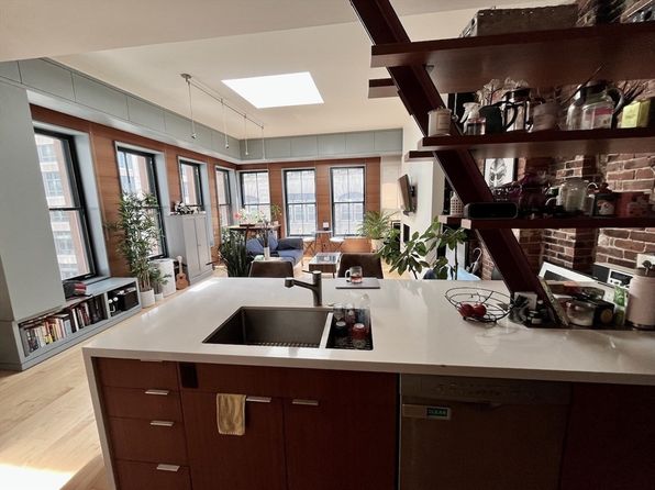 16 Lagrange St #5
