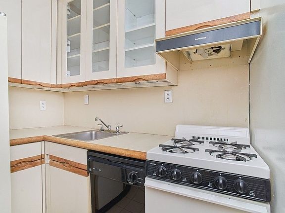 5th image of 350 E 52nd St APT 6J