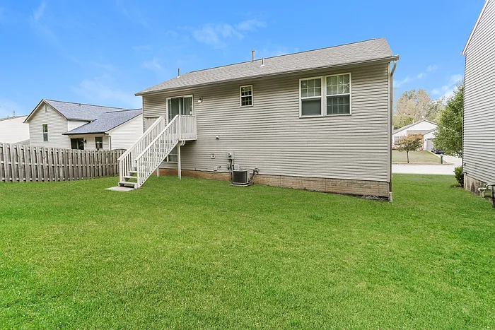 1540 Tall Meadows Dr — Photo 12