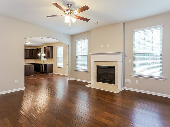 5th image of 677 Rockingham Dr