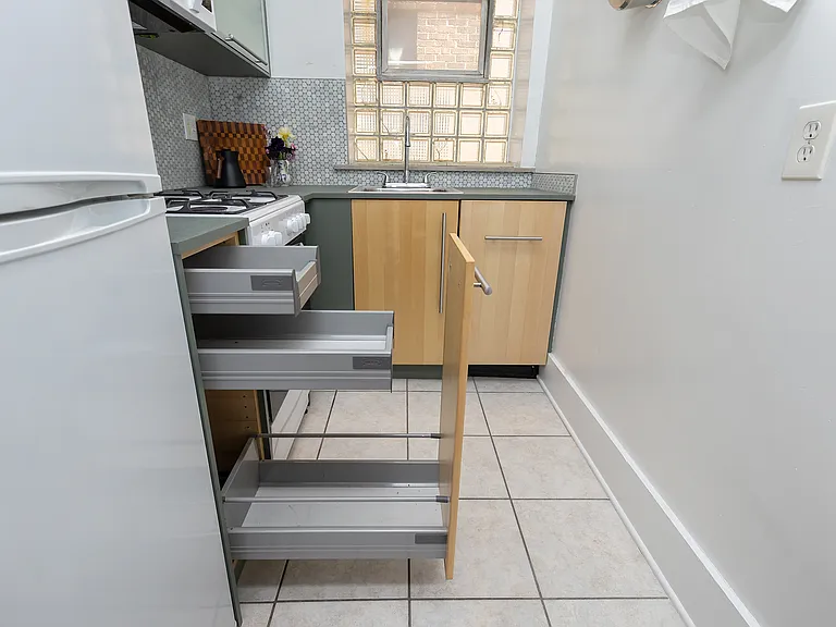 718 18th St #3 — Photo 25