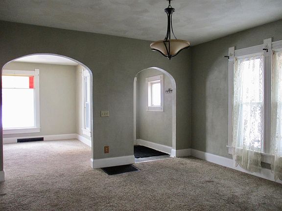 5th image of 510 Prairie St