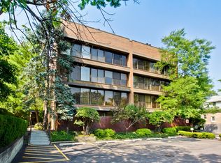 619 Glenview Ave APT 101, Highland Park, IL 60035