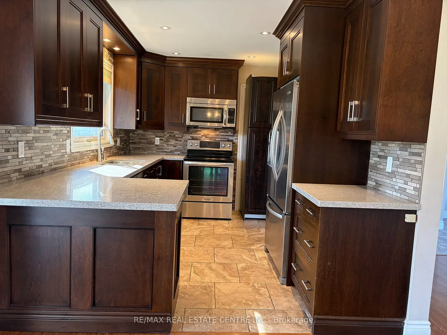 3 bed, $2,350 — Photo 2