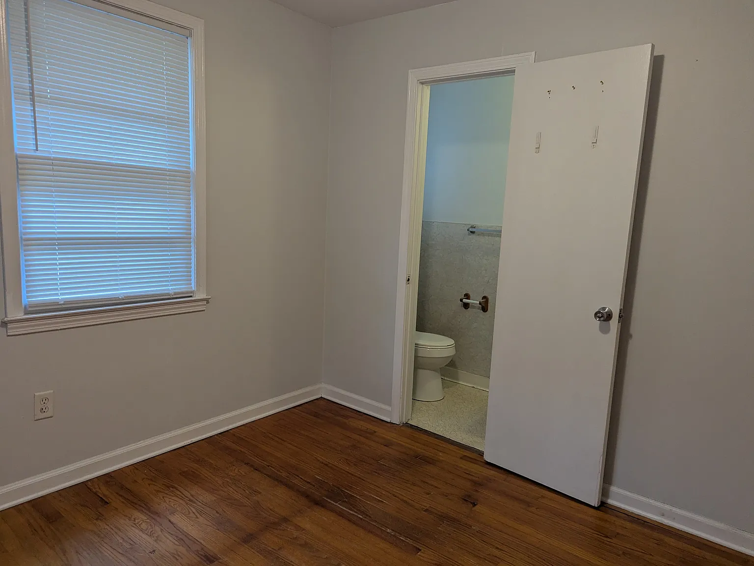 3 bed, 1.5 bath, 1000 sqft, $2,350 — Photo 4