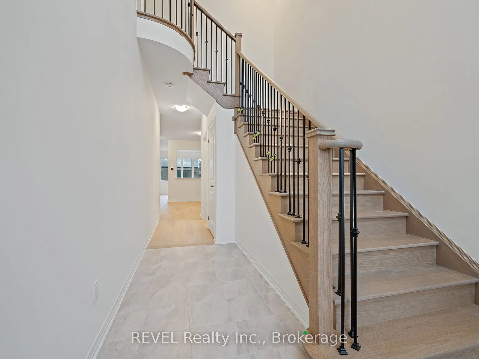 4 bed, $2,700 — Photo 4