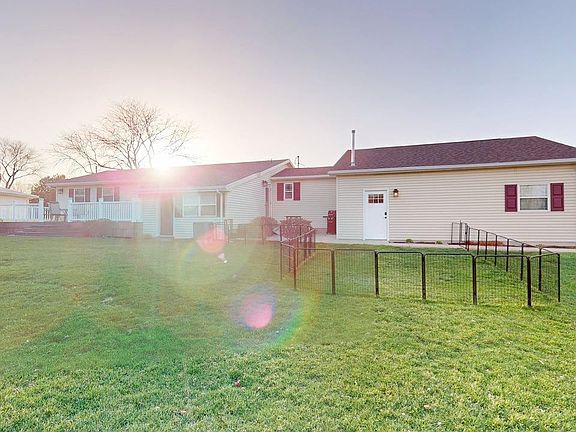 5th image of 124 Rustic Rook Rd