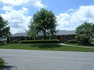 80 Obsidian Dr, Chambersburg, PA 17202